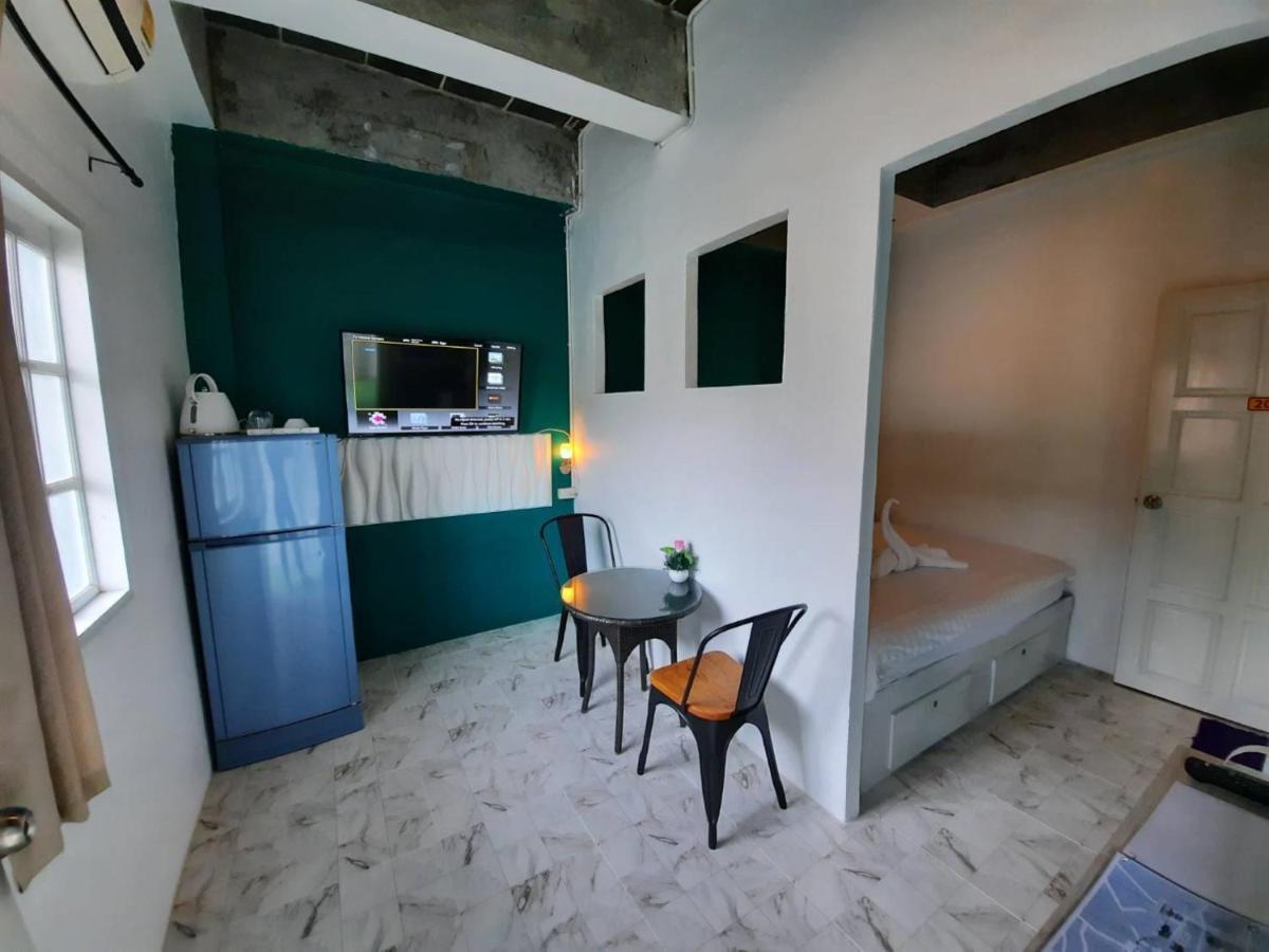 Best Stay Hostel Пхукет Екстер'єр фото